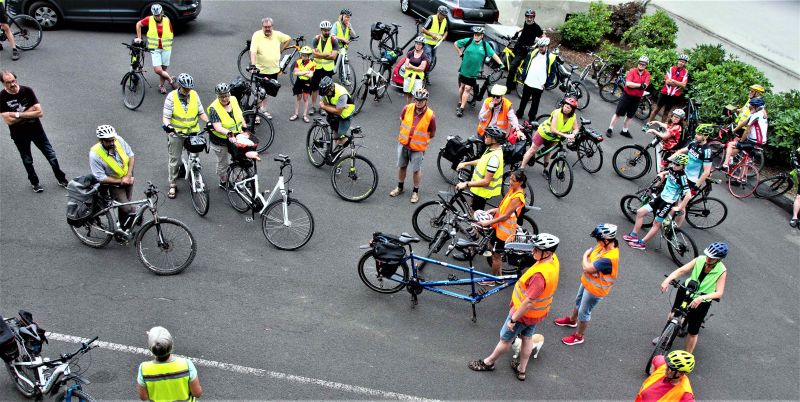 Kreisweit setzen sich immer mehr Menschen fr alltagstaugliche Radwege ein .wie hier am 1. August in Holler. Foto: privat