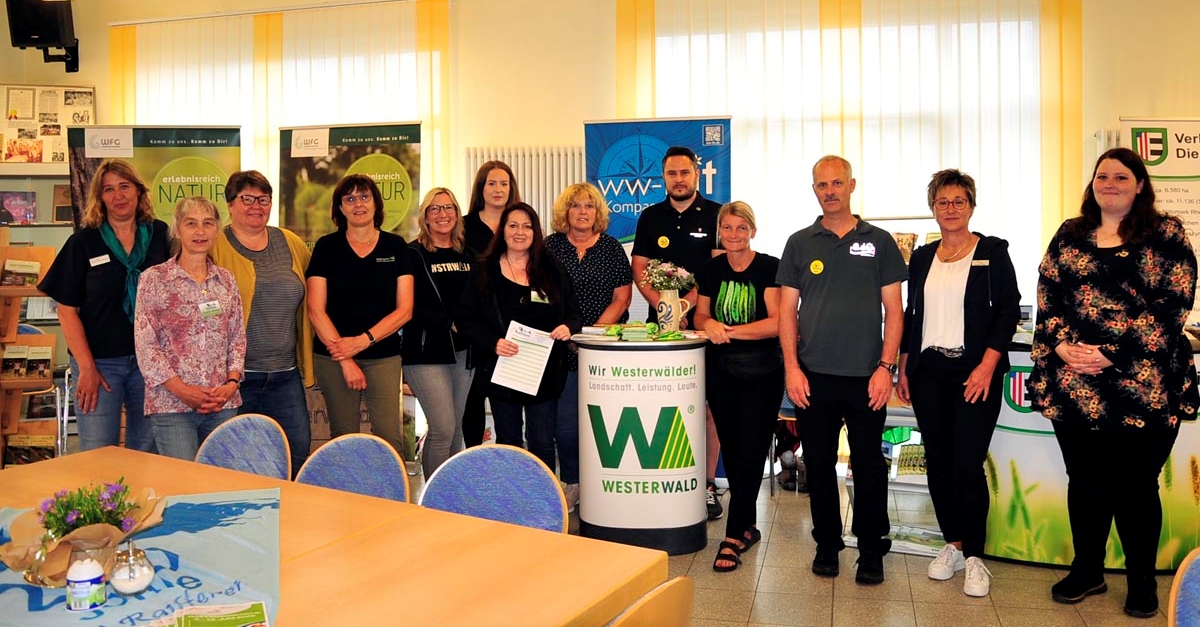 Sternwanderung zum Auftakt der Raiffeisen-Woche in Gllesheim 