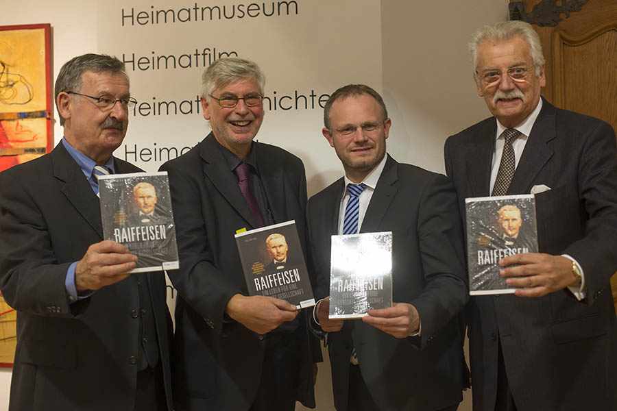 Sie stellten gemeinsam das Buch vor. Von links: Josef Zolk, Paul-Josef Raue, Jan Einig und Werner Bhnke. Fotos: Helmi Tischler-Venter