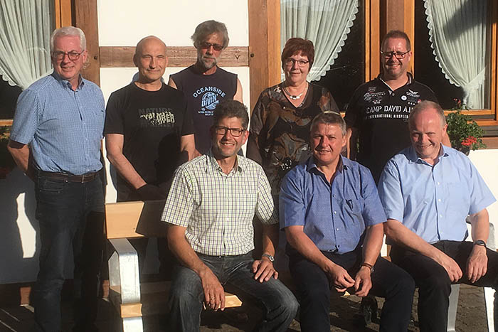 Von links nach rechts sitzend: Klaus Dieter Reusch, Gerd Schumacher, Achim Geyer.
Von links nach rechts stehend: Volker Mendel, Volker Mller, Robert Gra, Elke Asbach und Mario Benner. Foto: privat