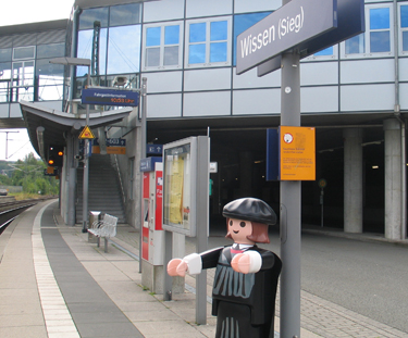 Im Regio-Bahnhof in Wissen gibt es am Sonntag, 21. Mai, 11 Uhr, einen besonderen Gottesdienst im Jubilumsjahr der Reformation. RE 1517  Der Zug zur Seligkeit?! hat die Evangelische Kirchengemeinde Wissen den Gottesdienst mit viel Musik an auergewhnlichem Ort berschrieben und ldt alle  auch Menschen, die nur kurz Halt machen knnen  herzlich dazu ein. Foto: Kirchenkreis Altenkirchen