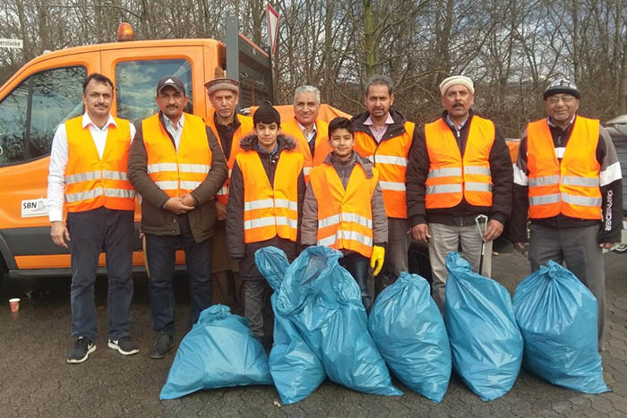 Reinigungsaktion der Jugendorganisation der Ahmadiyya Muslim Jamaat 