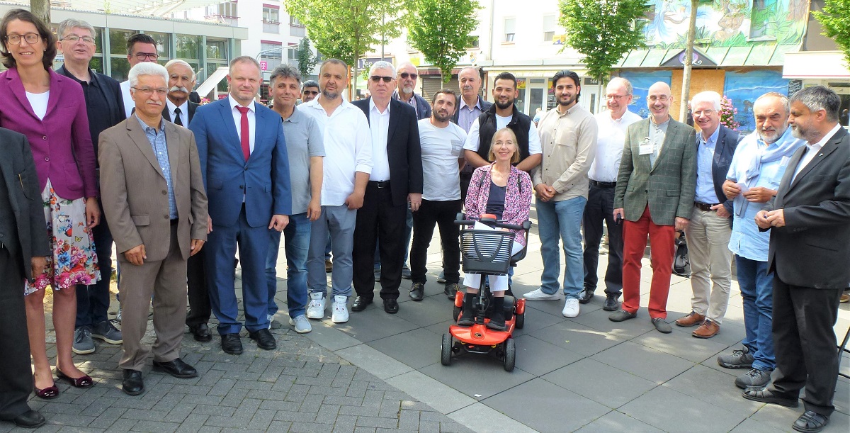 Zahlreiche Initiativen, Organisationen und entsprechende religise Gemeinden haben den Tag der Religionen in Neuwied verbracht. (Fotos: Jrgen Grab)