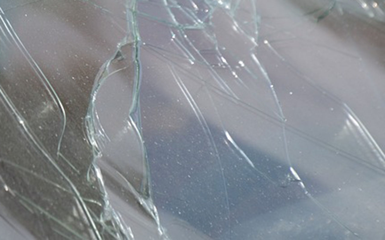 Unbekannter beschädigt Auto in Hachenburger Parkhaus