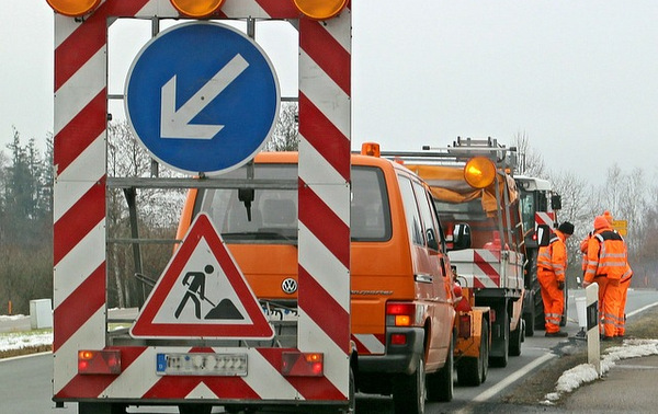 Beim Landesbetrieb Mobilitt (LBM) war Ausbildungsbeginn. (Symbolfoto: Manfred Antranias Zimmer auf Pixabay)