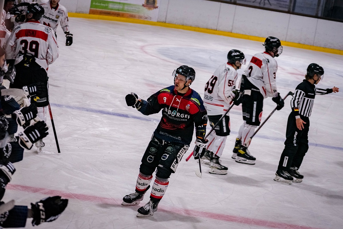 Mit einem Endstand von 4:3 gewannen die Rockets ihr erstes Heimspiel. (Foto: Manus Bilder/Manuel Enderich)