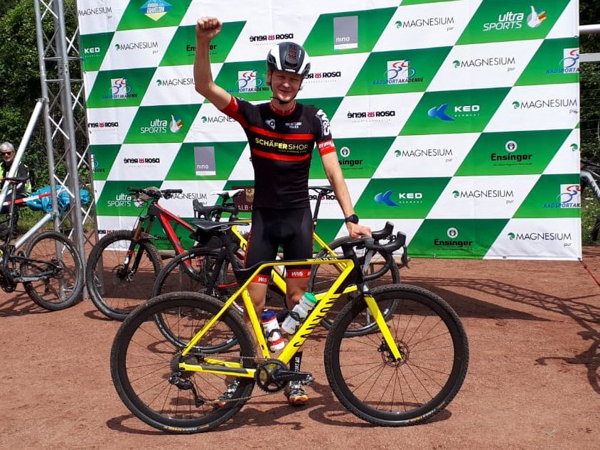 Julius Butenschn siegte beim Renerosa Gravelton Cross-Rennen in Neustadt an der Weinstrae. (Foto: RSC Betzdorf)