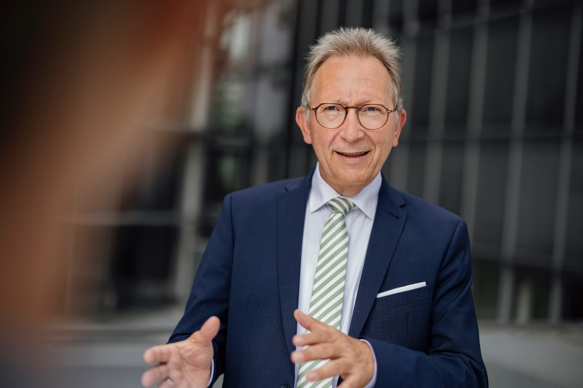 MdB Erwin Rddel fordert ein Bestandsmanagement des Wolfes
(Foto: Brgerbro AK)