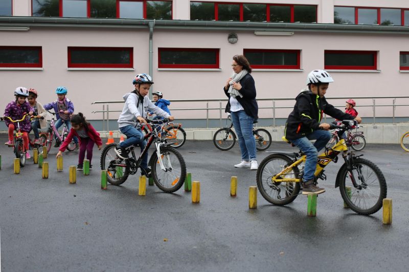 Viele Kinder des ersten Schuljahres konnten schon recht sicher die Spur halten Foto: Veranstalter