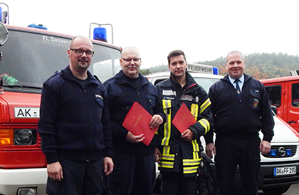 Am Ende der gemeinsamen bung gab es Befrderungen, von links: Markus Urrigshardt, Uwe Jrg, Daniel Tobisch, Andr Fries. Foto VG-Feuerwehr