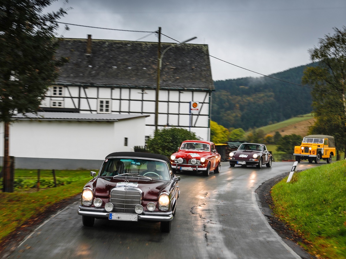 Hachenburg: Oldtimer-Rallye fhrt ber historischen Stadtkern