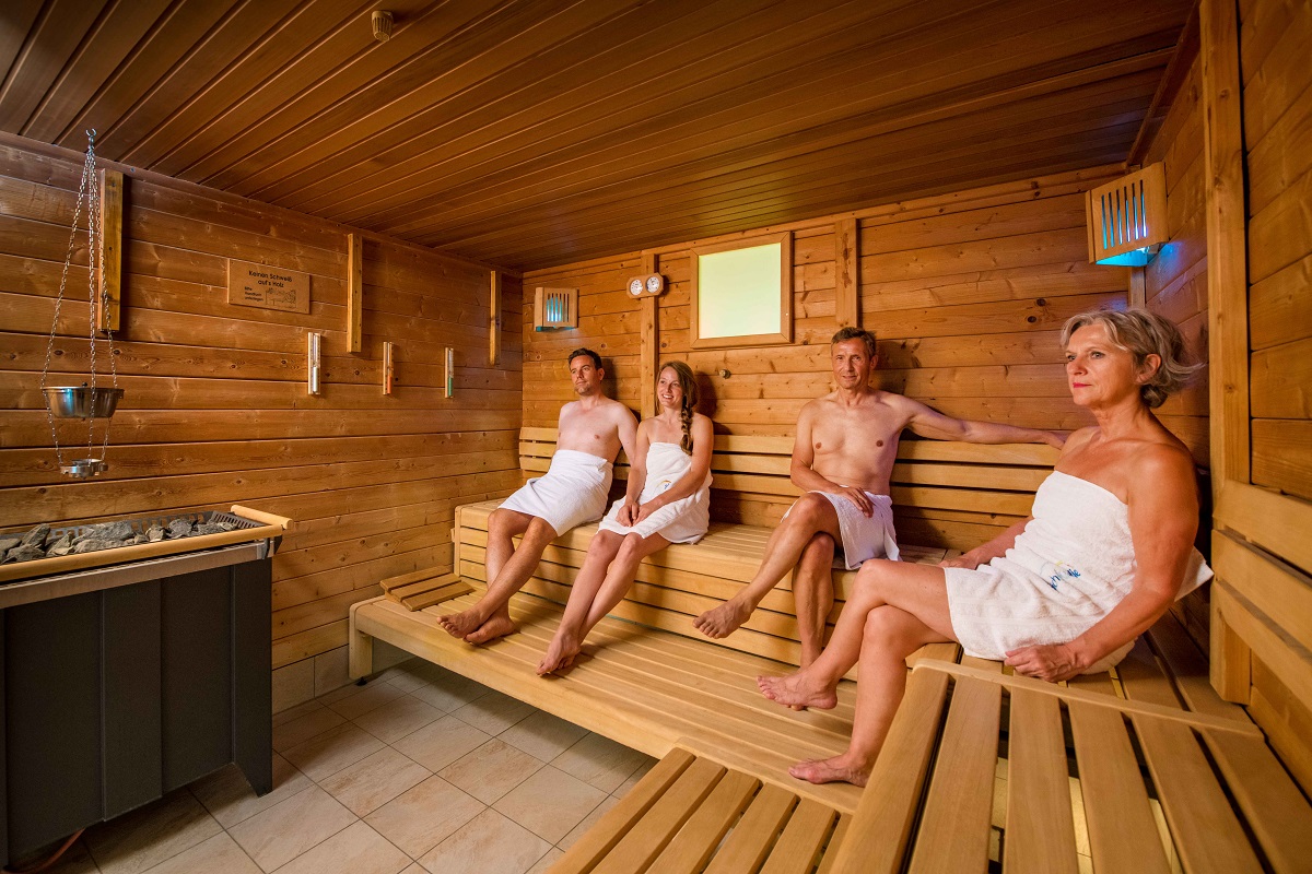 Deichwelle Neuwied spart in Halle und Sauna Energie ein