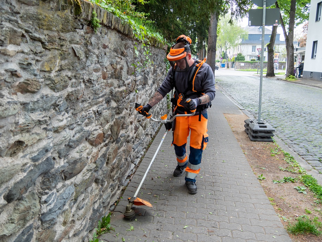 SBN rsten auf Elektrogerte fr Grnpflege um. Sie sind leise, klimafreundlich und energieeffizient. (Foto: privat)