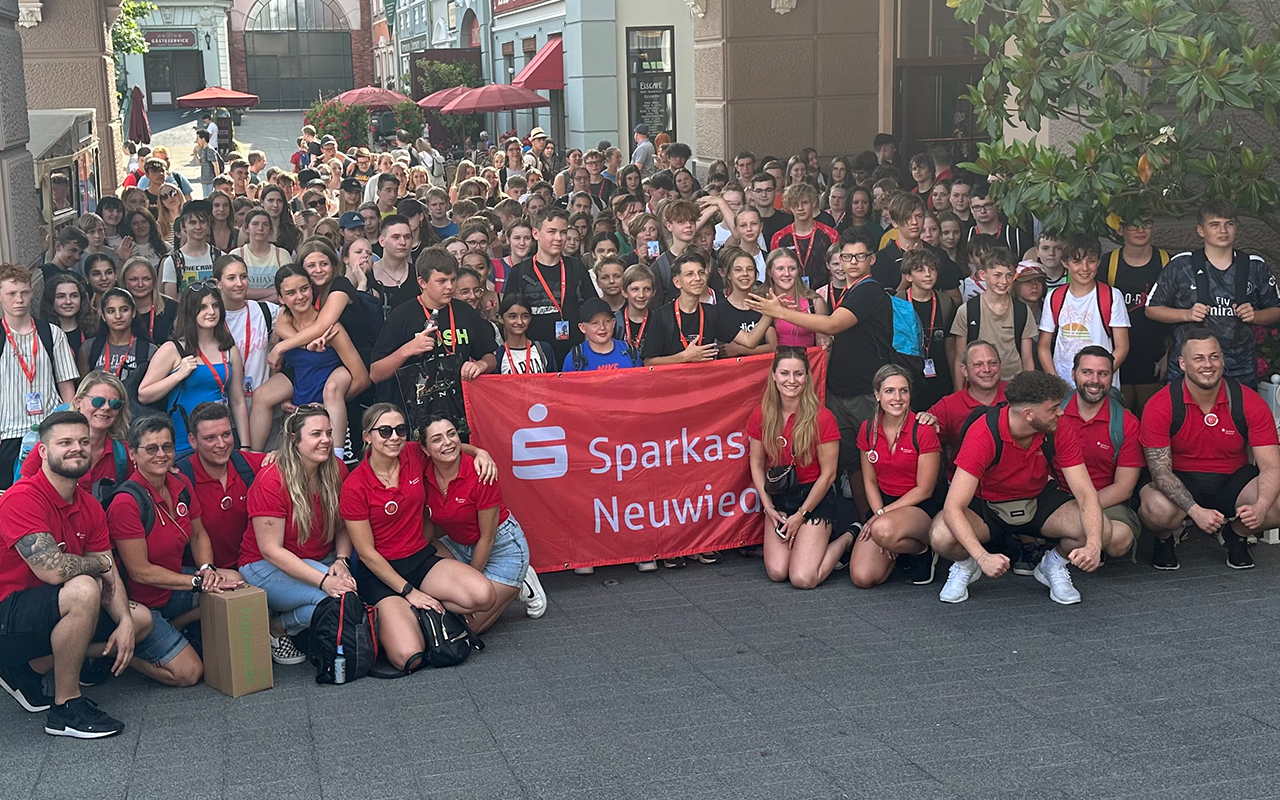 Mehr als 200 Jugendliche freuten sich auf einen aufregenden Tag voller Spa, Action und Fantasie. (Foto: Sparkasse Neuwied)