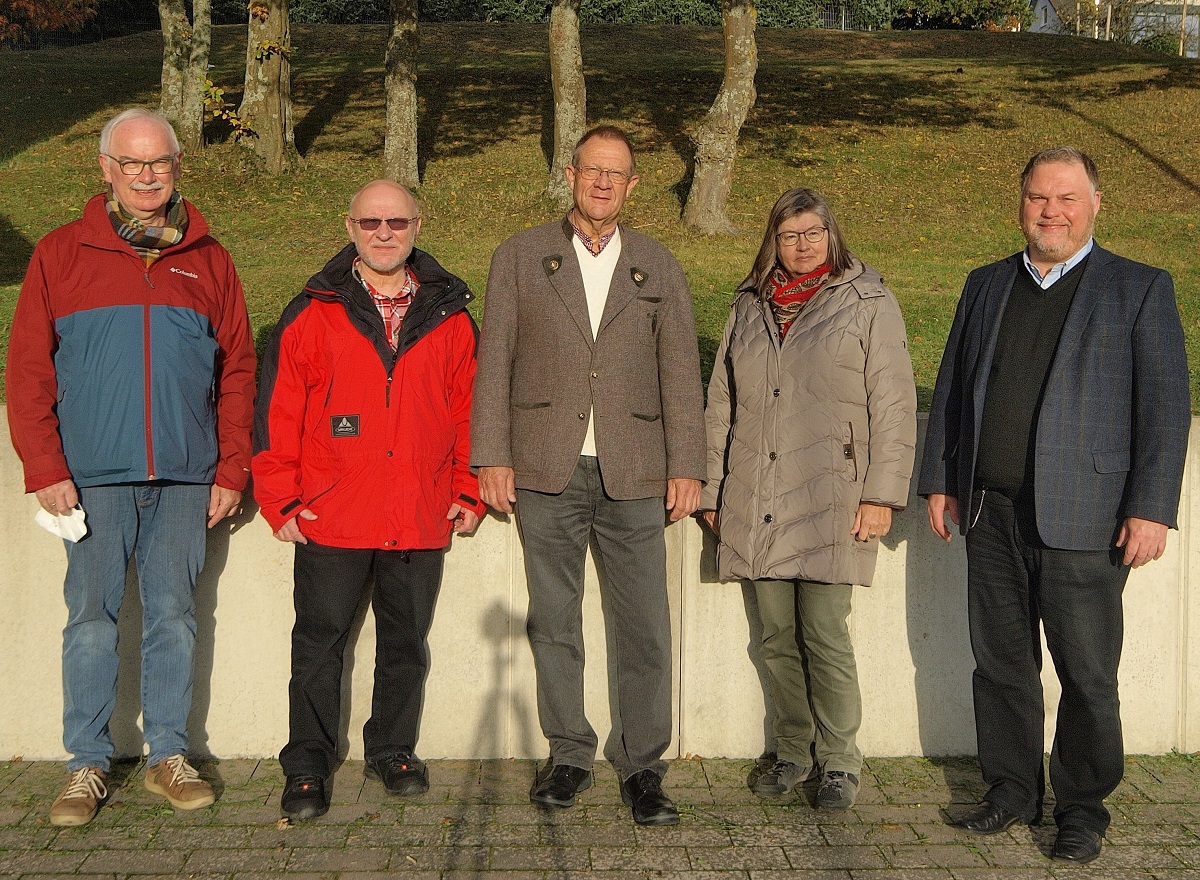 Der Vorstand des Frdervereins mit Dekanatskantor Jens SChawaller (rechts) (Fotoquelle: Evangelisches Dekanat Westerwald)