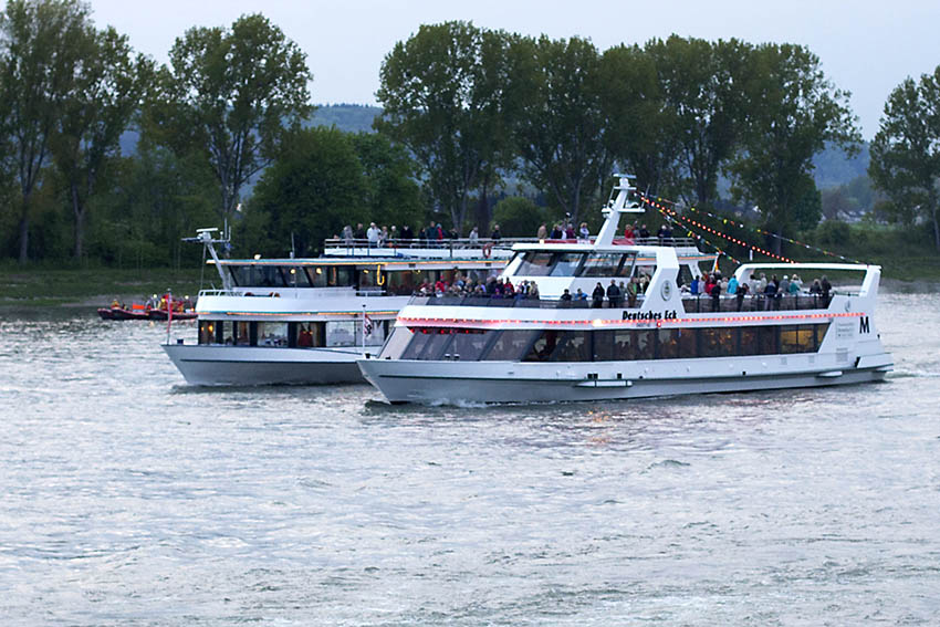 VdK geht auf Schiffstour auf dem Rhein