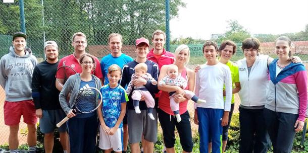 Nach insgesamt rund vier Stunden Spieldauer standen Ben Heer, Basti Heer und Christian Deitersen als Sieger des Schleifchenturniers bei der SG Westerwald fest. (Foto: SGW)