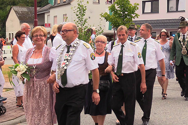 Schtzenfest in Raubach in vollem Gange