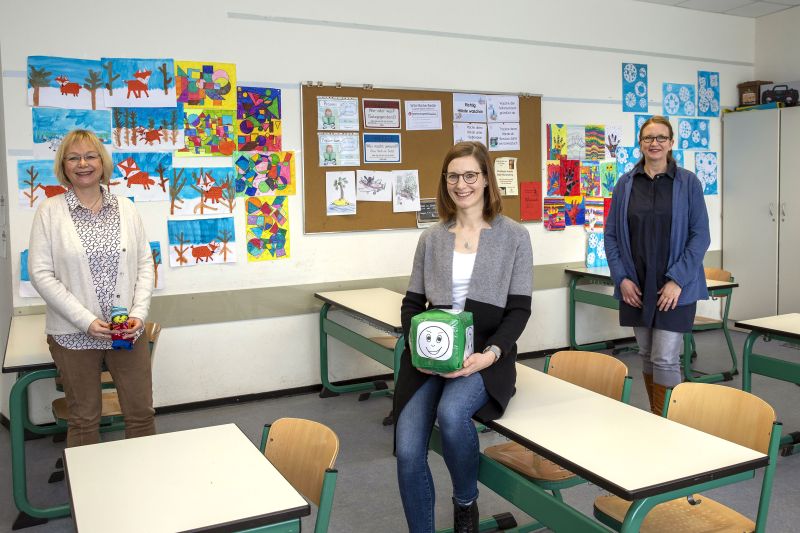 In enger Zusammenarbeit decken die Schulsozialarbeiterinnen Daniela Gerhard, Maja Illig und Tanja Woiner (v.l.) einen immer wichtiger werdenden sozialpdagogischen Bedarf an den Schulen in Trgerschaft der Verbandsgemeinde Bad Marienberg ab. Foto: Rder-Moldenhauer