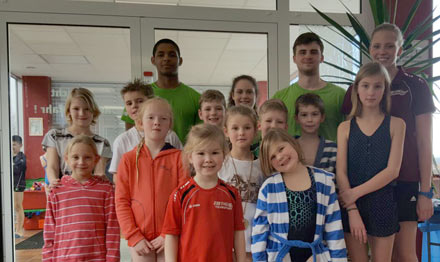 Die jungen Schwimmer/innen holten Wettkampferfahrung und Medaillen beim Schwimmfest in Wirges. Foto: Verein