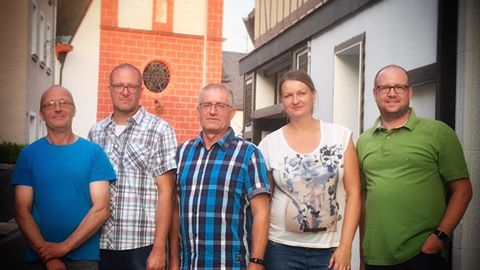 Vorstand Brgerverein (von links):  Fhnrich Manfred Paaen, 2. Vorsitzender Stephan Schneider, 1. Vorsitzender Jrgen Reuter, Schriftfhrerin Daniela Voigt und Kassierer Daniel Assmus. Fotos: Privat