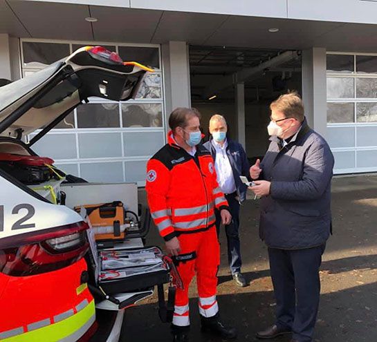 Fahrzeugbergabe an das Deutsche Rote Kreuz