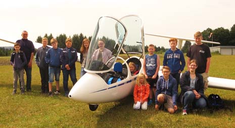 SFC-Piloten zeigen Ferienkindern die Welt von oben