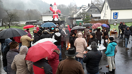 Selbacher genossen den Advent mit Glhwein, Punsch und Musik