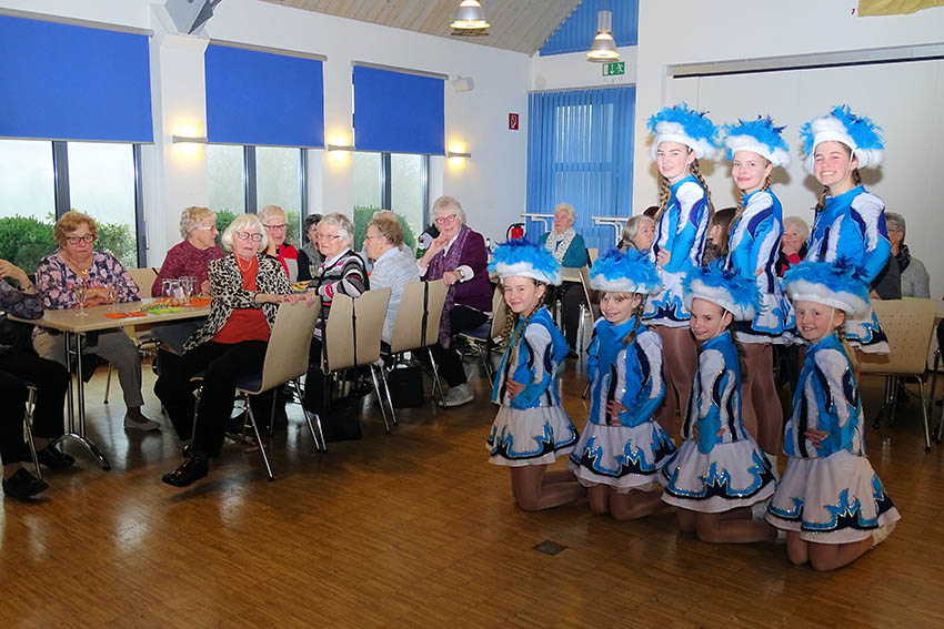 Unterhaltsamer Seniorennachmittag  in Hellenhahn-Schellenberg