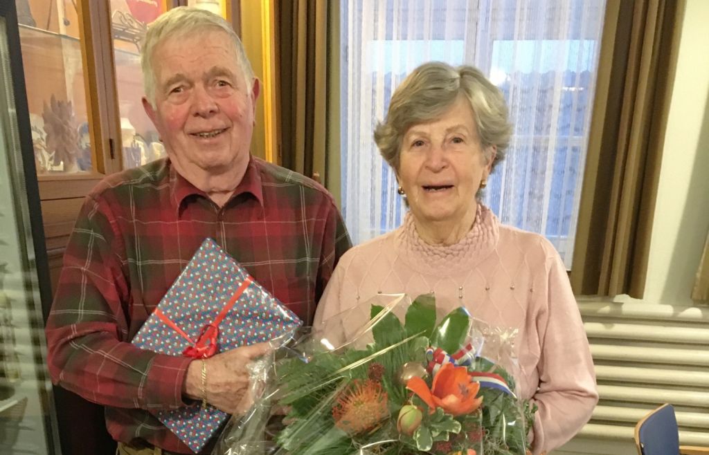 Monika und Ernst Ambill bei der Verabschiedung als Leitung des Seniorentreffs Aegdienberg. Foto: privat