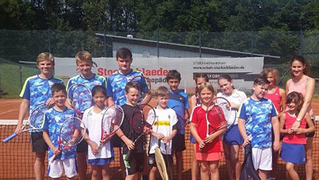 Die teilnehmenden Mdchen und Jungen der Tennisabteilung der SG Westerwald. Foto: Verein