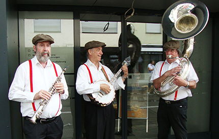 Musik und Shopping lockt nach Wissen