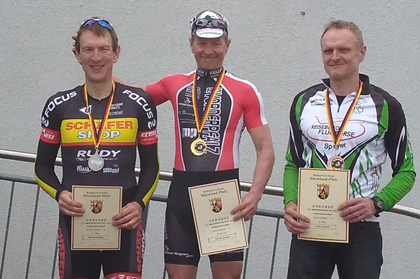 Michael Graben (links) erhielt die Silbermedaille. Foto: Verein