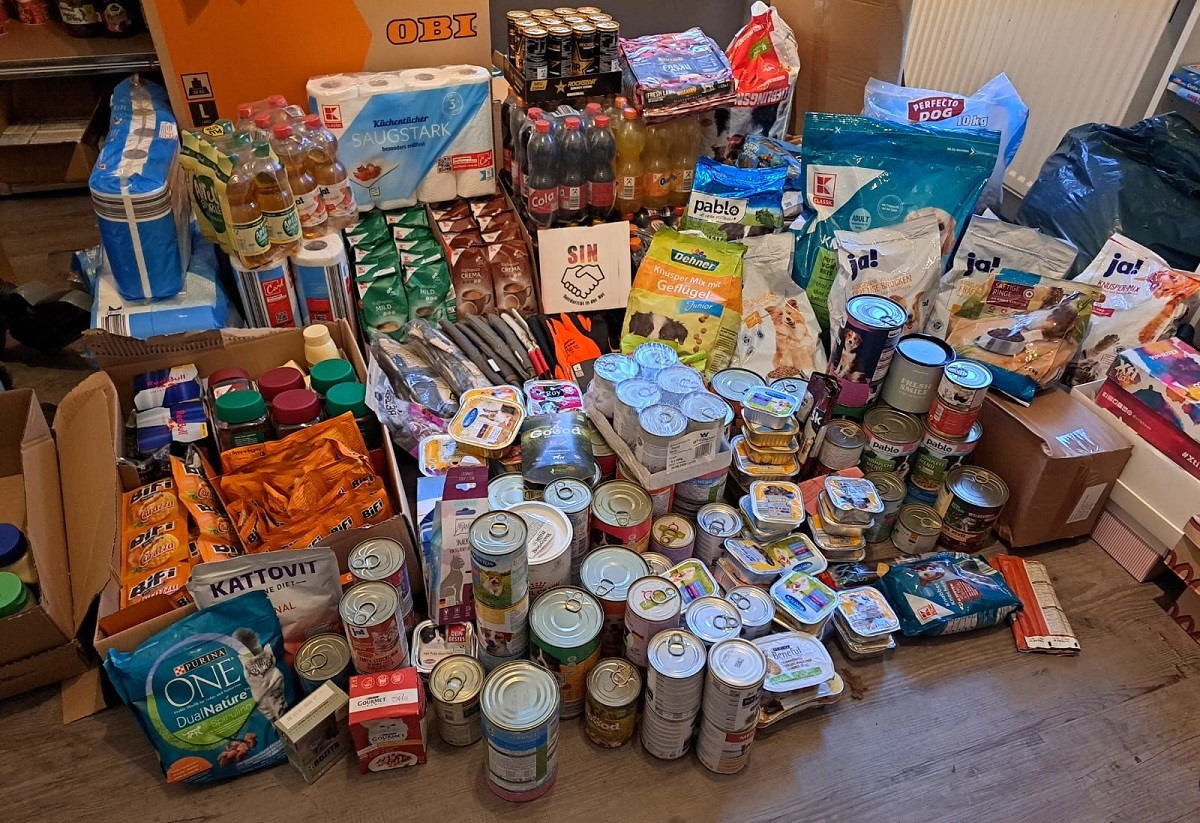 Nur ein Teil der Spendenabgabe im Ahrtal. (Foto: SIN  Solidaritt in der Not e.V.)