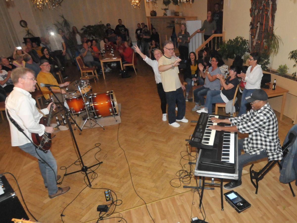 Biergartenkonzerte in Alsdorf enden im Festsaal: Soulmatic mit Jam-Session
