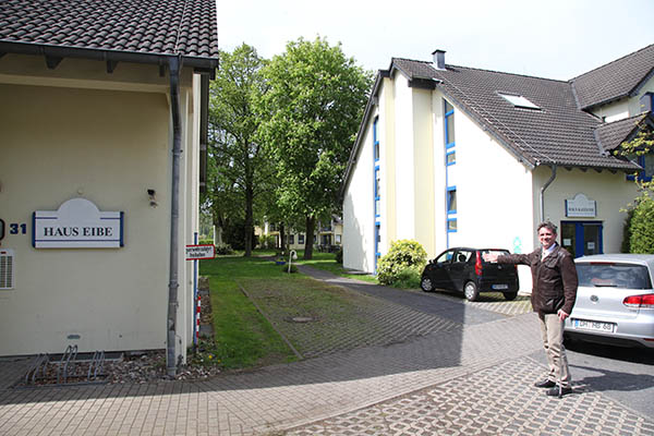 Einrichtungsleiter Bernd Kretzschmann freut sich, dass noch in diesem Sommer die Arbeiten zur Renovierung und Modernisierung des Hauses beginnen werden. Foto: Heribert Frieling