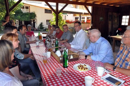 Sommertour des SPD-Landtagsfraktionsvorsitzenden Alexander Schweitzer fhrte nach Burglahr