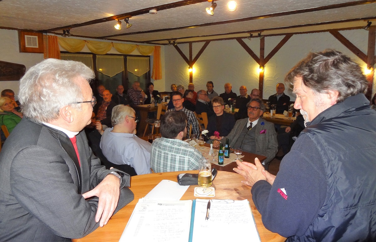 Liegt erst wenige Jahre zurck und heute fast nicht mehr mglich: bei einem Talk im Grnen Baum war die Gaststtte bis auf den letzten Platz besetzt und es mussten sogar noch Sthle geholt werden! (Foto: SPD-OV)
