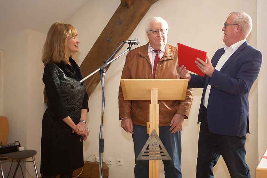 Werner Steube (Mitte) aus Dierdorf-Wienau ist seit 50 Jahren Mitglied in der SPD. Er wurde von Ccile Kroppach und Fredi Wingter geehrt. Fotos: Wolfgang Tischler