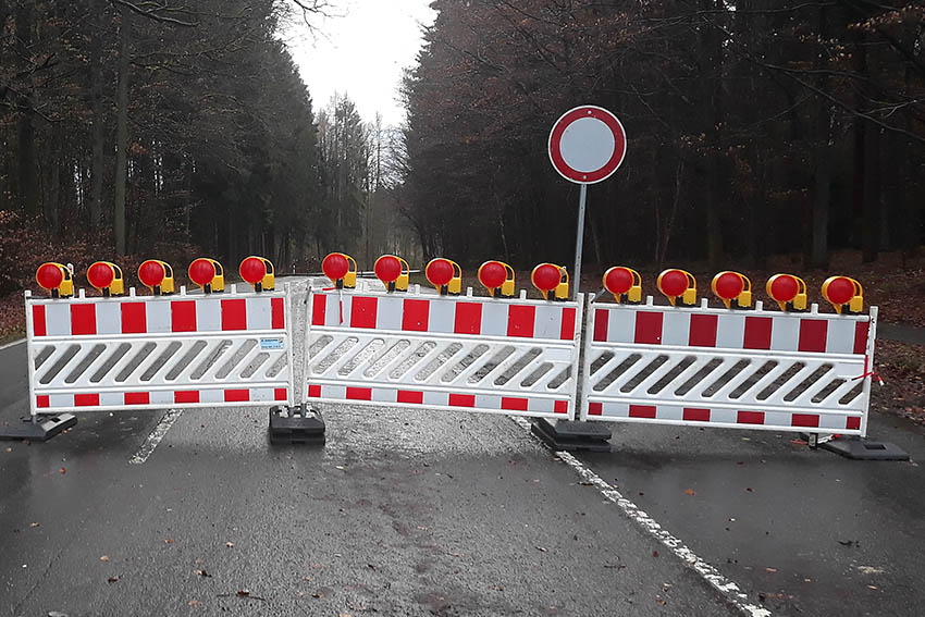 Vollsperrung der L 305 bei Selters nach Verkehrsunfall