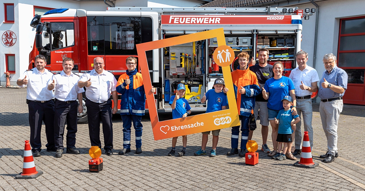 Untersttzung durch evm: 1.500 Euro fr die Nachwuchsfeuerwehr Daaden-Herdorf