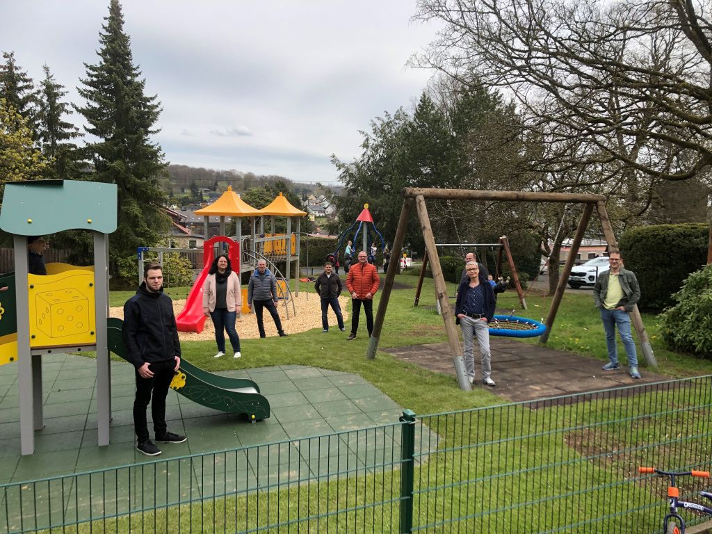 Spielplatz an der Westerwaldhalle Rennerod erweitert und erneuert