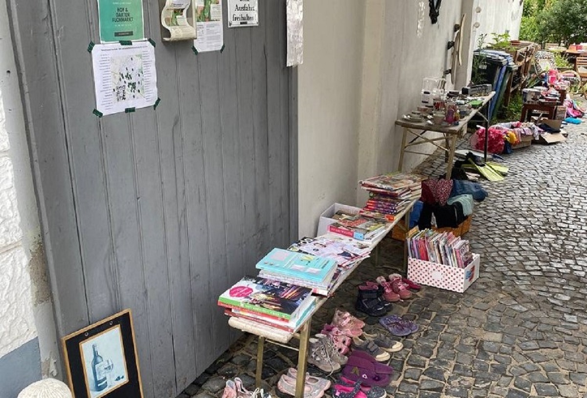Hof- und Gartenflohmarkt in Heimbach-Weis
