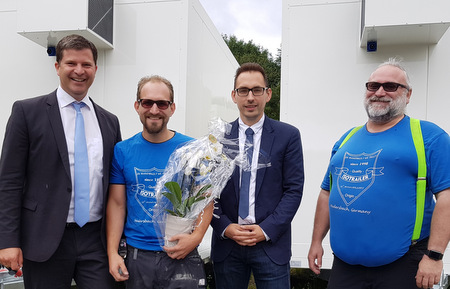 Maik Khler (Brgermeister der Verbandsgemeinde Kirchen), Daniel Hartmann (Starka & Hartmann), Tim Kraft (Leiter Wirtschaftsfrderung & Bauamt Verbandsgemeinde Kirchen) und Hans-Dieter Hartmann (Geschftsleitung Starka & Hartmann) blickten zurck auf 20 Jahre Firmengeschichte und auf die Herausforderungen der Zukunft. (Foto: Verbandsgemeinde Kirchen) 