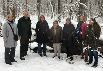 Gemeinsam wanderten die Grnen aus dem Kreis AK und WW auf dem Stegskopf in Begleitung von MdB Tabea Rner (3. von links). Foto Grne