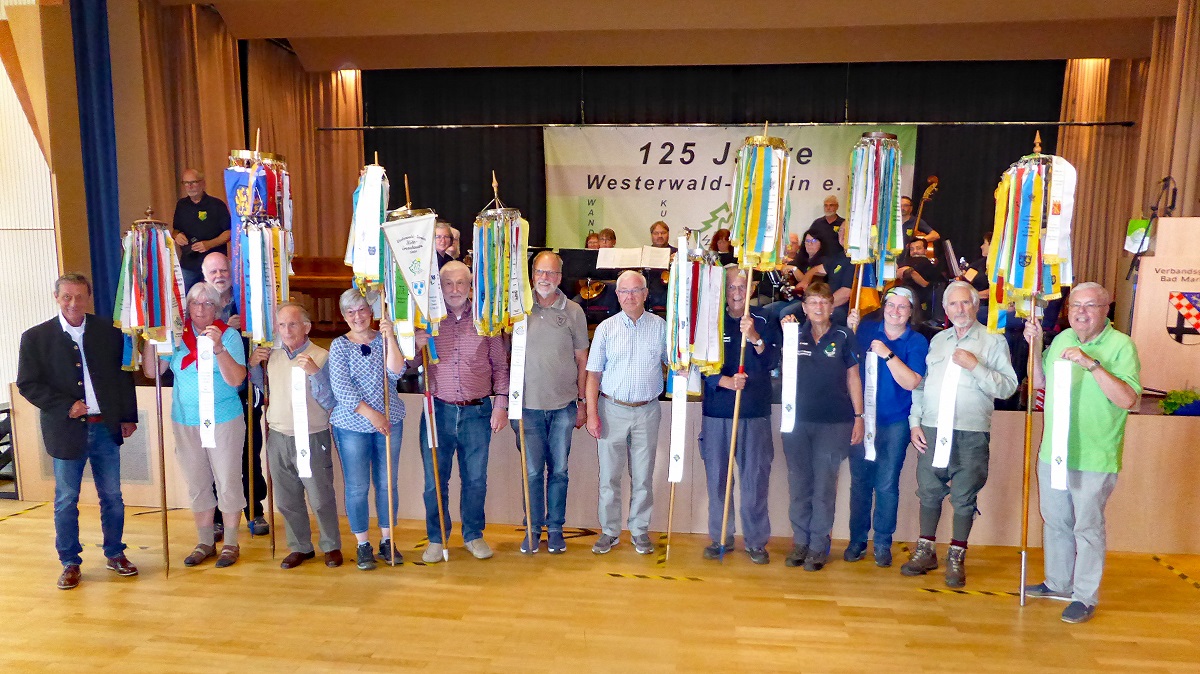 Anlsslich des 125. Geburtstags des Westerwaldverein Bad Marienberg e.V. fand das Sterntreffen aller Zweigvereine in Bad Marienberg statt. (Foto: privat)