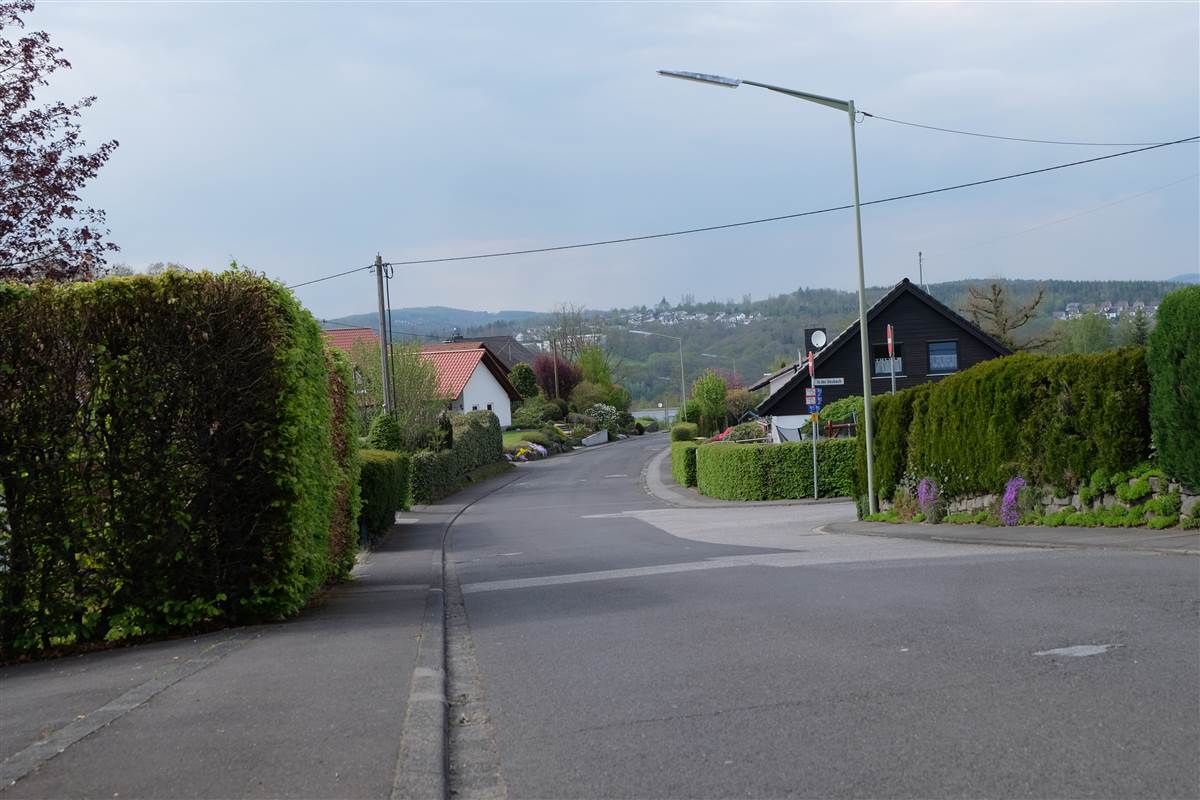 Geschwindigkeitsanzeige-Gerte sollen im Kttinger Weg zur Sensibilisierung der Verkehrsteilnehmer fr lngere Zeit zum Einsatz kommen. (Foto: KathaBe) 