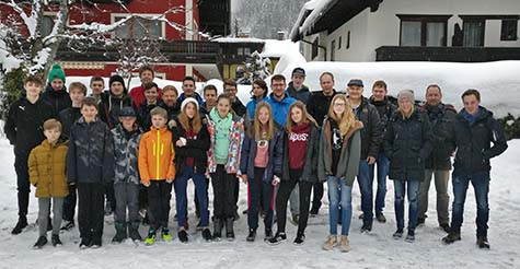 Gruppenaufnahme der Teilnehmer/innen. Foto: Verein