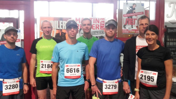 Eine starke Gruppe des LT Puderbach war auch bei der  Premiere des Koblenzer Sparkassen-Marathon am Start. Von links nach rechts: Martin Radde, Jrg Dittrich,  Jendrik Gra, Erik Weler, Michael Hoben, Martin Blum, Heike Bdenbender. Fnf Athleten innerhalb der Top Ten. Foto: Privat