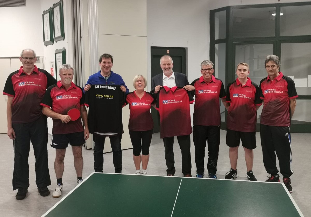 Neue Trikots fr die Tischtennisabteilung des SV Leubsdorf